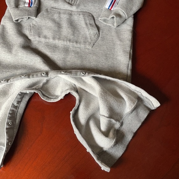 Converse onesie size 18M - Picture 9 of 13